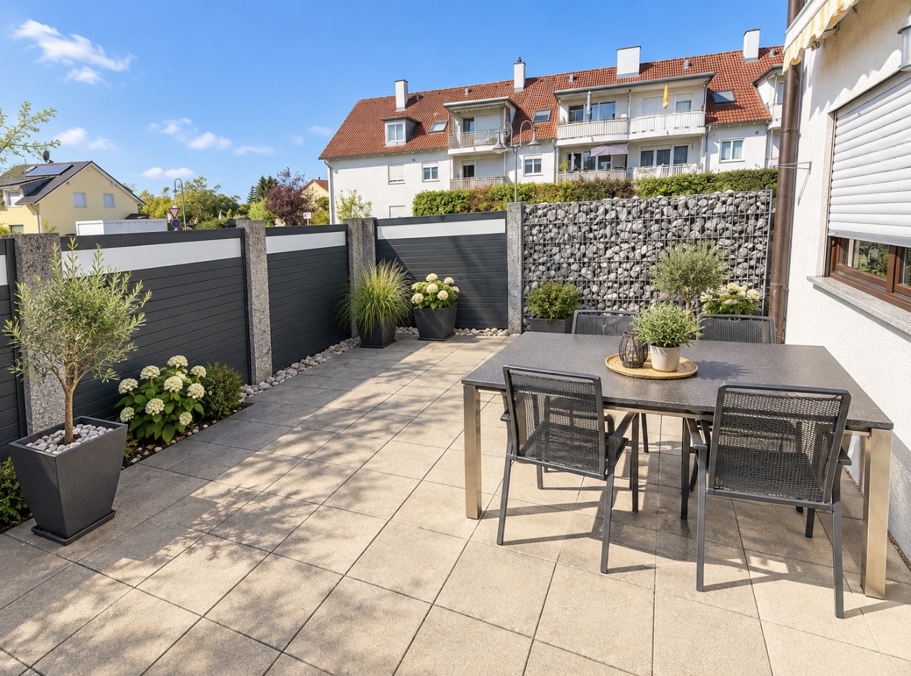 Wohnen wie im eigenen Haus: Gepflegte 3-Zimmer-Wohnung mit großer Sonnenterrasse & 2 Stellplätzen